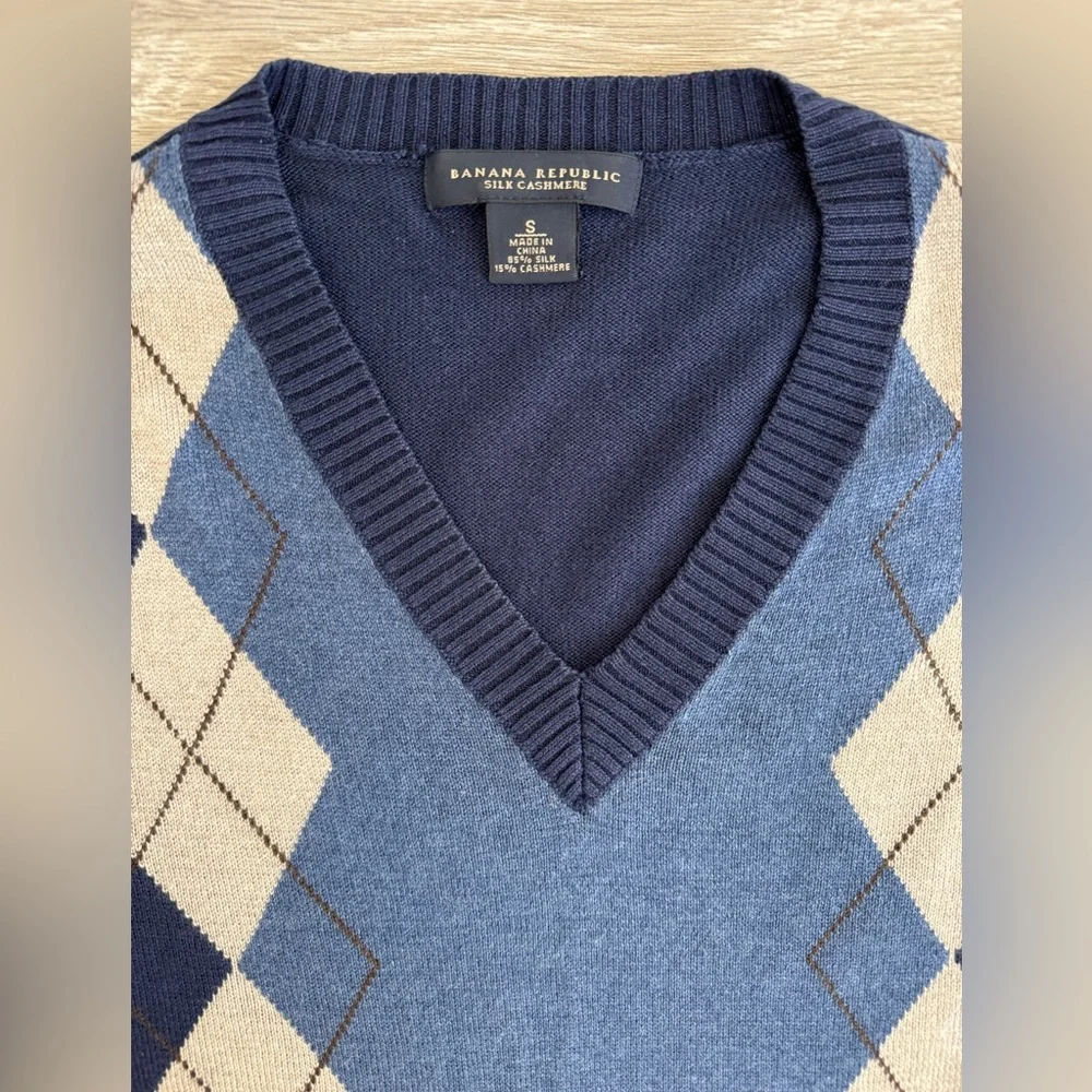 Banana Republic V-Neck Silk Cashmere Blend Argyle Sweater Navy Blue Size Small